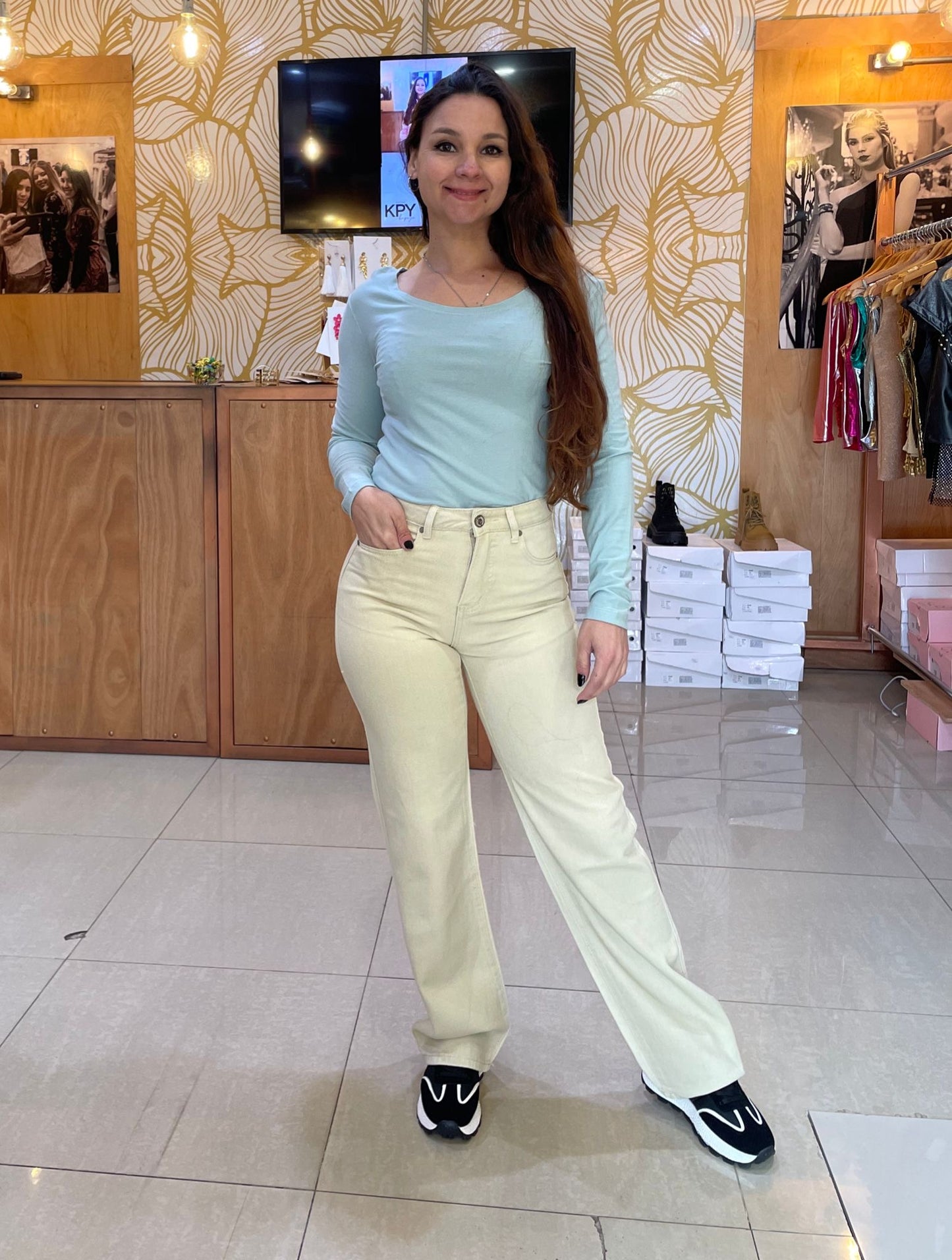 Remera de manga larga con escote redondo