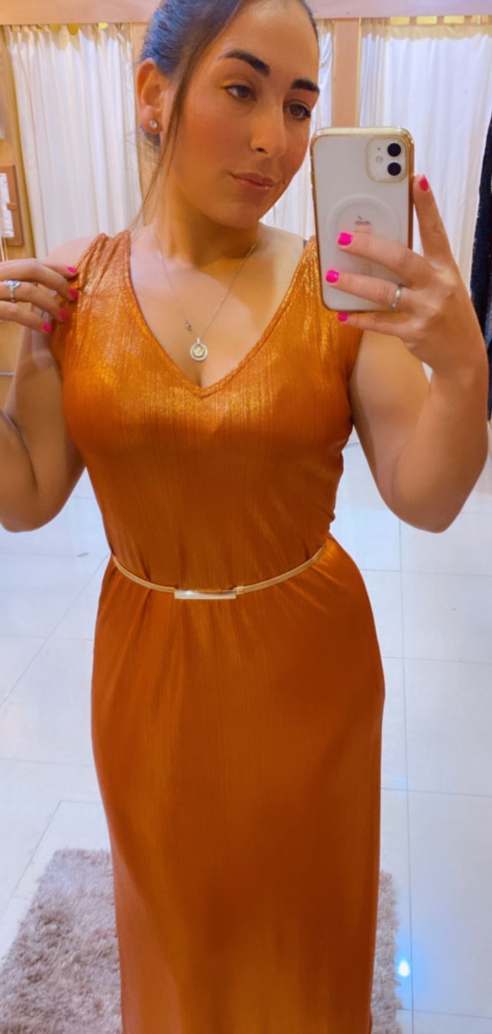 Vestido largo con escote forma V