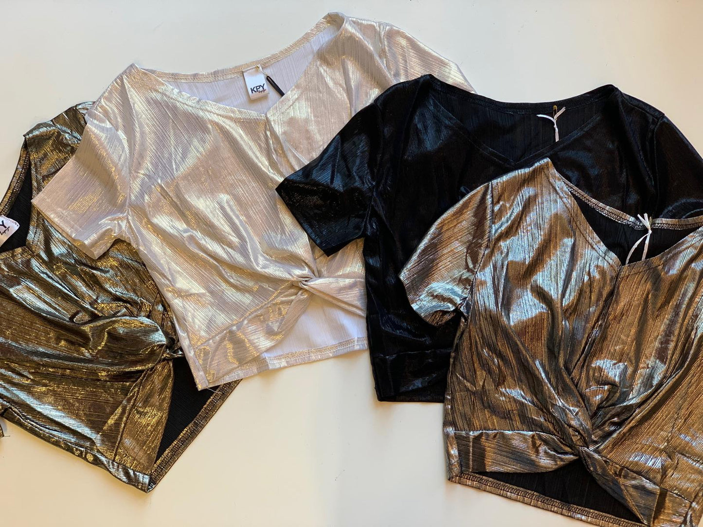 Remera brillo nudo