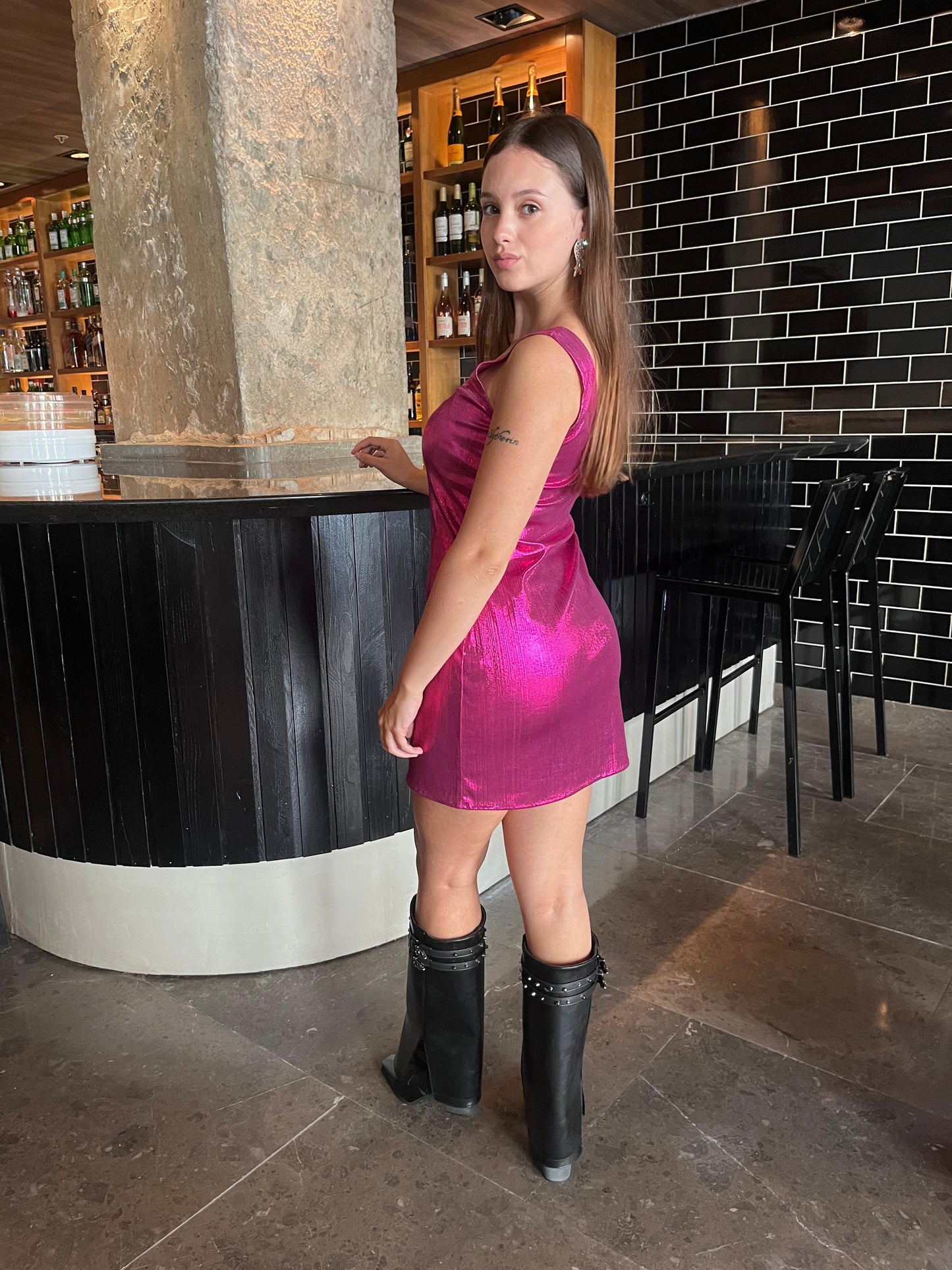 Vestido corto al cuerpo