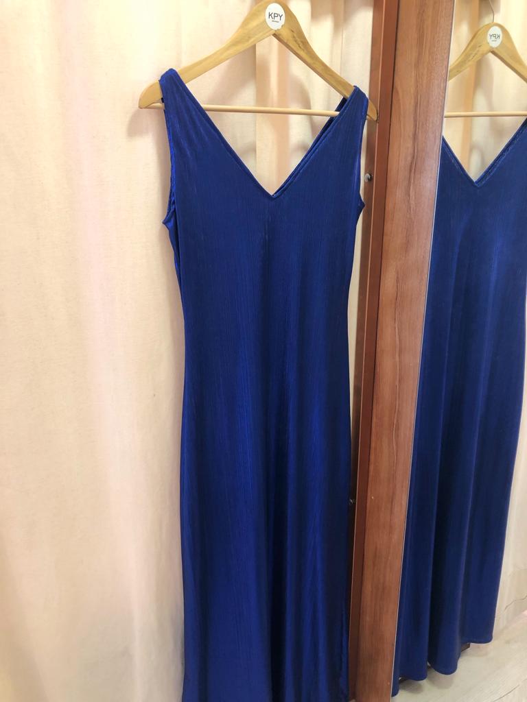 Vestido largo con escote forma V