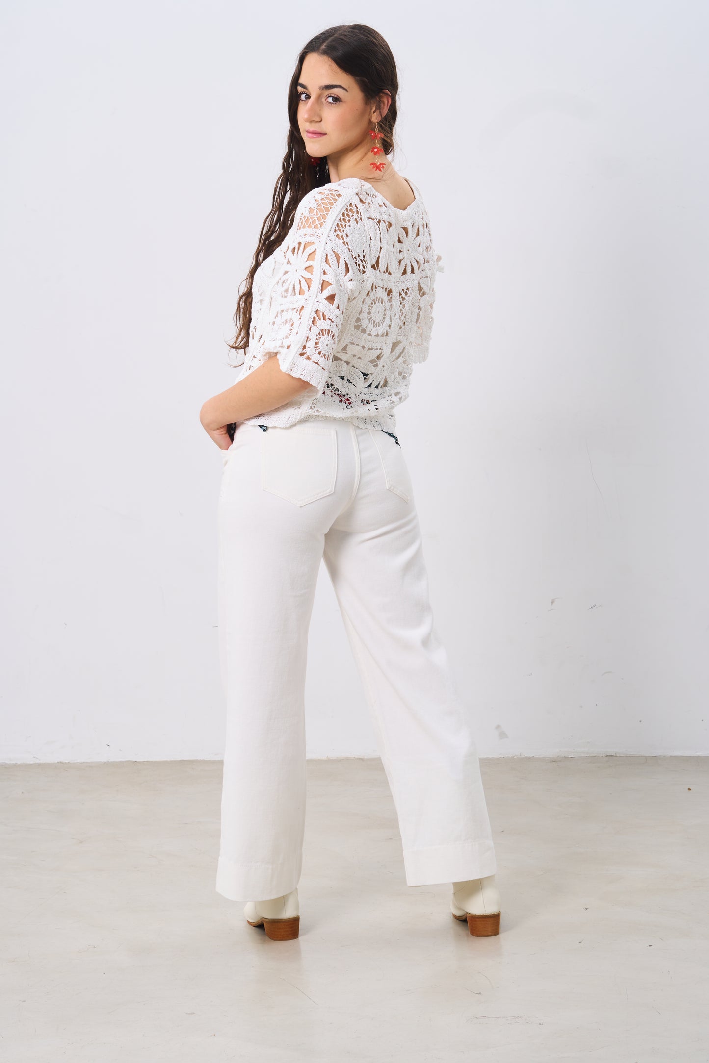 Jean de pierna ancha con doble botón