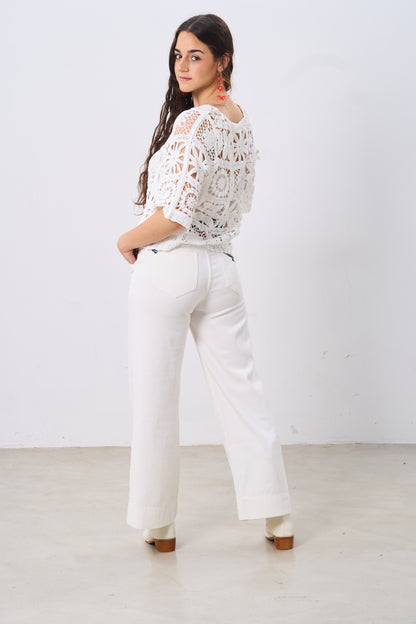 Jean de pierna ancha con doble botón