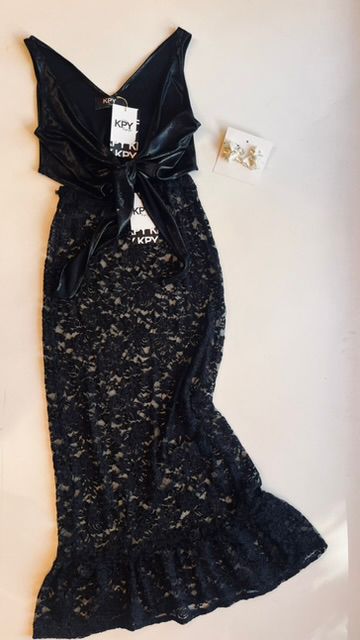 Falda de encaje con volado