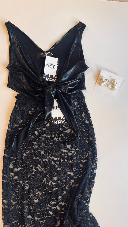 Falda de encaje con volado